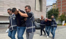 Ambulans kovalayan baba-oğula ters kelepçe