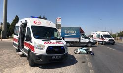Kamyonetle çarpışmamak için manevra yapan motosiklet devrildi
