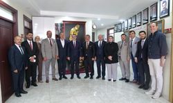 Dönmez’den Esnaf ve Sanatkârlar Odaları Birliği’ne Ziyaret