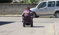Engelli kadına polislerden anlamlı hediye