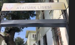 Atatürk Lisesi Kapısında Korkutan Kaza