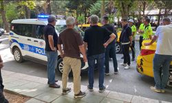 Durağa araç park eden şahıs ve taksiciler arasında kavga çıktı