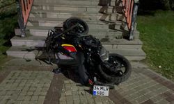 Yayalara motosiklet çarptı: 1'i ağır 4 yaralı