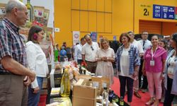 Başkan Ünlüce Tarım Fuarını Ziyaret Etti