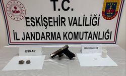 Üzerinden sentetik hap ve esrar ele geçirildi