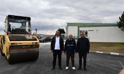 Beylikova Tarım Kredi Süt Fabrikası yolları sıcak asfaltla yenilendi