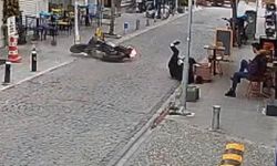 Kasksız sürücü kediye çarpmamak için motosikletini devirdi: 1 ağır yaralı
