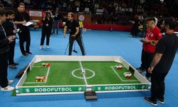 Kütahya'daki Ulusal Robot Yarışmasında Renkli Görüntüler