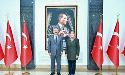 Valilik konutunu satıp okul yaptıran Vali Aksoy’u mahallenin muhtarı ziyaret etti