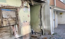 Fatih'teki Metruk Ev Tedirginlik Oluşturuyor
