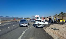 2 otomobil çarpıştı: 1 yaralı