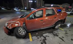 Otomobil yoldan çıkarak bariyerlere çarptı: 2 yaralı