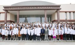 ESOGÜ'lü genç diş hekimi adayları beyaz önlüklerini giydi