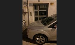 Park edilen araç yüzünden vatandaş evine giremedi