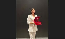 Doç. Dr. Çevik'e "TEB Eczacılık Akademisi Teşvik Ödülü"