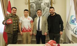 Başkan Dökmeci; "Milli sporcumuz Doğan Kılıç bizi gururlandırdı"