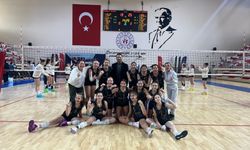 Melahat Ünügür Ortaokulu Voleybol Yıldız Kız kategorisinde finalde