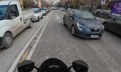 Ters yöne giren sürücü tehlikeye davetiye çıkardı