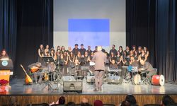Eskişehir'de öğretmenlerden ve öğrencilerden unutulmaz konser