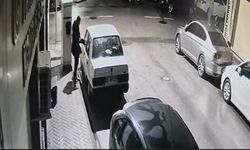 Park halindeki araçtan oto teyp çaldı