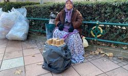 Tam 5 hastalıkla ve 74 yaşında 9 saat kuş yemi satıp cezaevindeki yakınlarını geçindiriyor