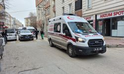 Kavga ettiği üvey babasını bıçakla ağır yaraladı