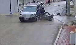 Motosiklet araca çarptı: kurye ağır yaralandı