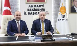 Bakan Bak'tan AK Parti Eskişehir İl Başkanlığı'na Ziyaret