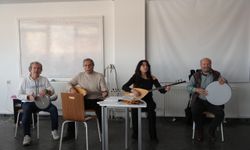 Kıdemli Vatandaşlar Notalarla Dolu Günlerde Buluşuyor