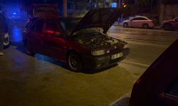 Eskişehir'de motor kısmı yanan araç kullanılamaz hale geldi