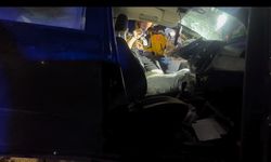 Beton kolona çarpan otomobildeki ağır yaralı şahıs hayatını kaybetti