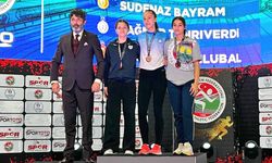 Sudenaz Bayram Sırık atlamada Türkiye Şampiyonu