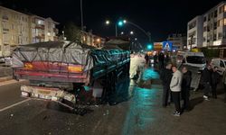 Tıra arkadan çarpan otomobilin sürücüsü yaralandı