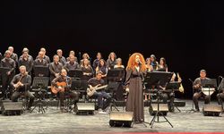 'Hayattan Sesler Korosu'ndan Ayakta Alkışlanan Konser