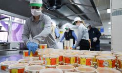 Tepebaşı’nda Ramazan Sofraları Paylaşmayla Isınıyor