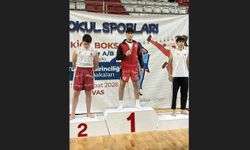 Liseli Kick Boks Sporcusu Türkiye Şampiyonu