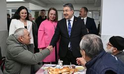 Vali Yılmaz ve eşi huzurevi sakinleriyle iftar yaptı
