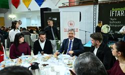Vali Yılmaz öğrencilerle iftar yaptı
