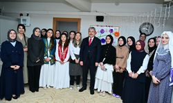 Vali Yılmaz uluslararası kız öğrencilerle iftar yaptı