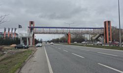 Üst Geçidi Kullanmadı Araç Altında Can Verdi