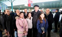 Başkan Kurt 75.Yıl Mahallesi’nde Binlerce Vatandaşla Buluştu