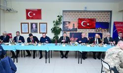 Vali Yılmaz er ve erbaşlar ile iftar yaptı