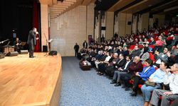 Anadolu Üniversitesi’nde türkü ve şiirle dolu bir gece