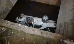 Eskişehir'de kontrolden çıkan otomobil sulama kanalına uçtu: 2 yaralı