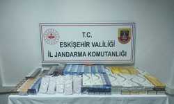 Şüpheli şahsın aracında gümrük kaçağı sigara ve nargile tütünü çıktı
