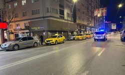 ‘Yan bakma’ kavgasında bıçaklanan 1 kişi ağrı yaralandı