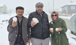 Eskişehir'in yüksek kesimdeki mahallesi kışa geri döndü