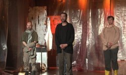 Tiyatro Anadolu 'Maskeliler' Oyununu Beyoğlu'nda Polisler İçin Sahneledi