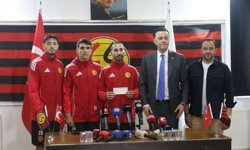 Milletvekili Hatipoğlu'ndan Eskişehirspor'a 5 milyon TL'lik destek