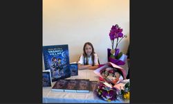 10 Yaşındaki Defne Mira'dan 'Yasaklı Yıllar 3025' Kitabı